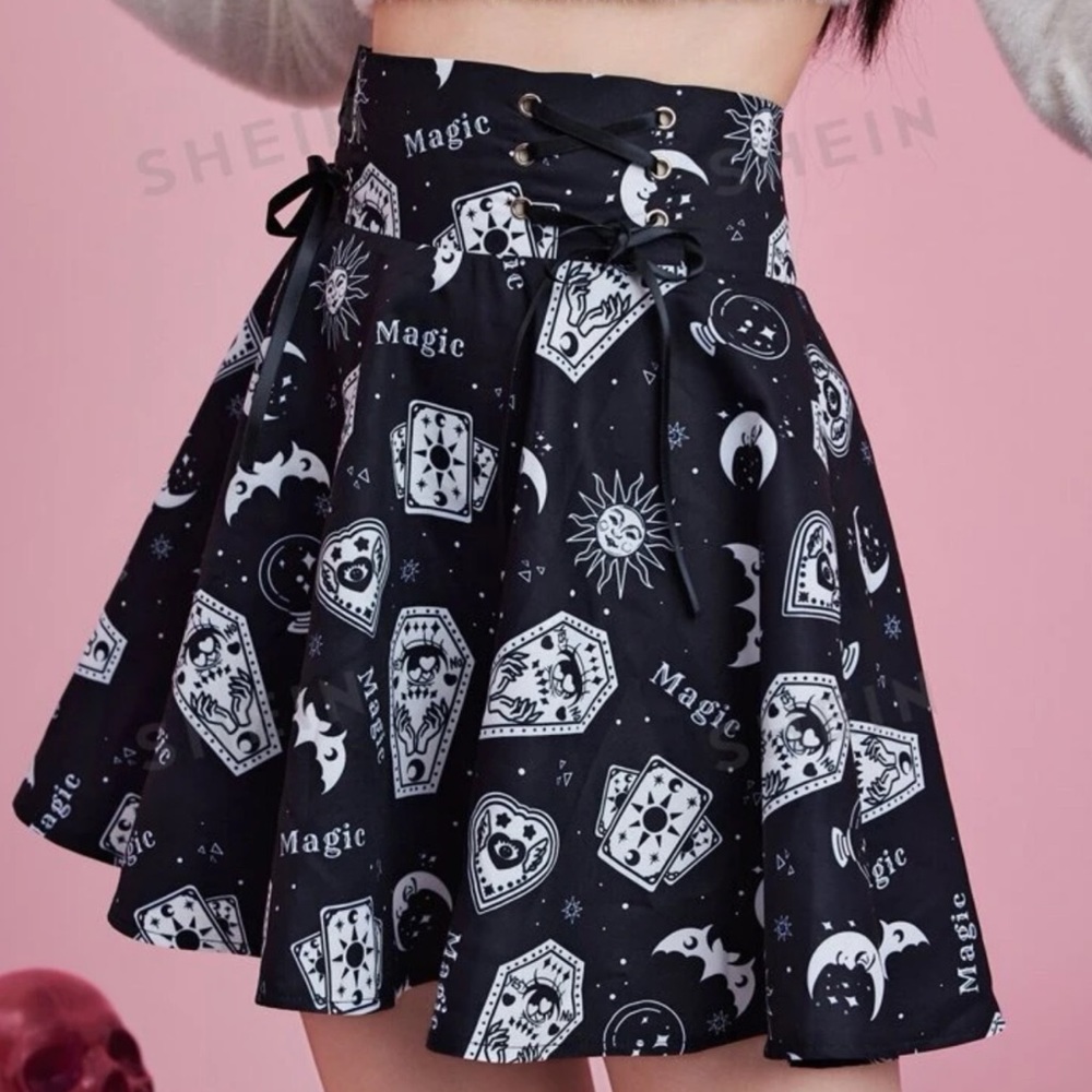 Romwe Kawaii Letter Sun & Moon Print Women Black Skirt Size Small Used